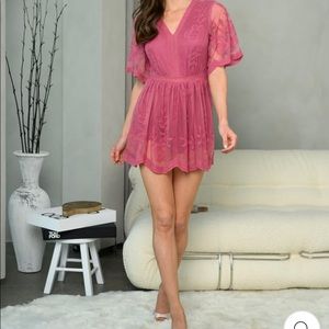 Women’s Short Sleeve V-Neck All Over Lace Mini Dress